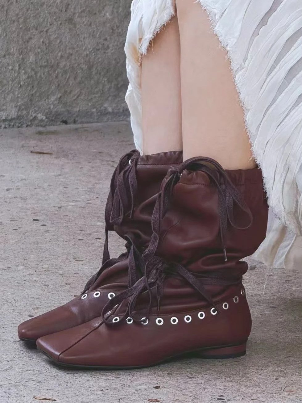 レディースレザースラウチーアンクルブーツ、スタッズ付き、フラ - Women'S Fashion Edgy のレビューと価格