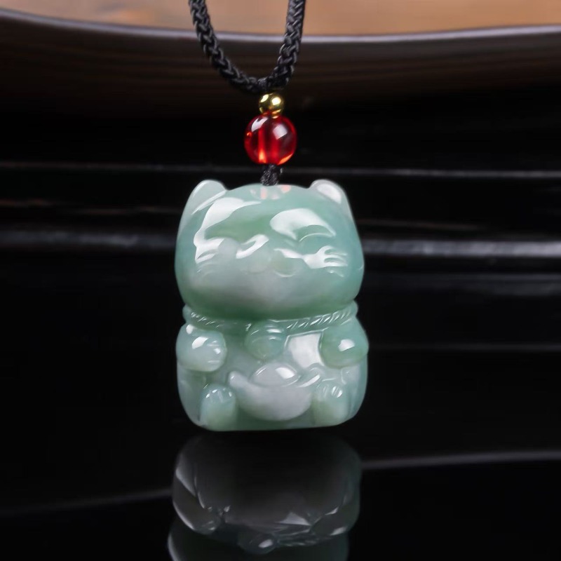 天然エメラルド翡翠の招き猫ペンダント ミャンマージェダイトネ - Women Fashion Necklace のレビューと価格