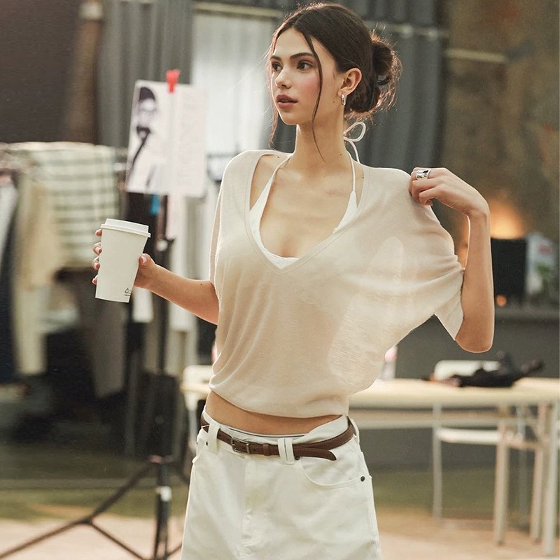 ピンクのブラウス ルーズフィット Vネック シアーブラウス  - V Neck Cami Top のレビューと価格