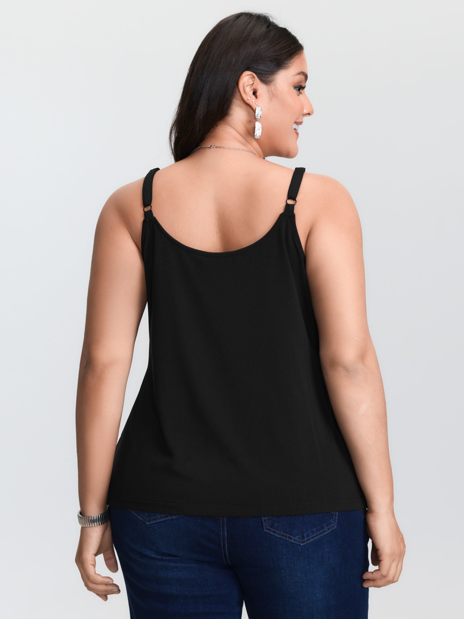 プラスサイズ対応の黒いニットキャミソール。コントラストカラー - V Neck Cami Top のレビューと価格